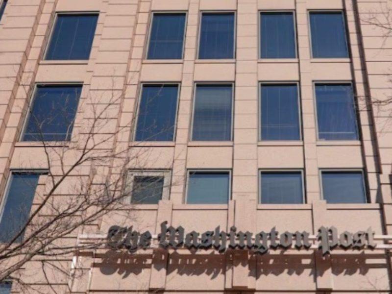 بعد تسريح جماعي للموظفين، واشنطن بوست تعلن رحيل رئيسها التنفيذي